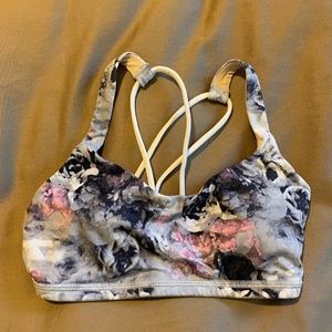 Lululemon Free to Be Bra Sports Bra - Size 2